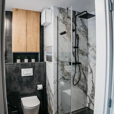 Ah Povazska Ii Apartman Kassa